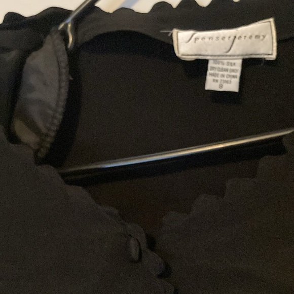 Spencer Jeremy silky satin long sleeve top. Size 8 - Picture 6 of 7